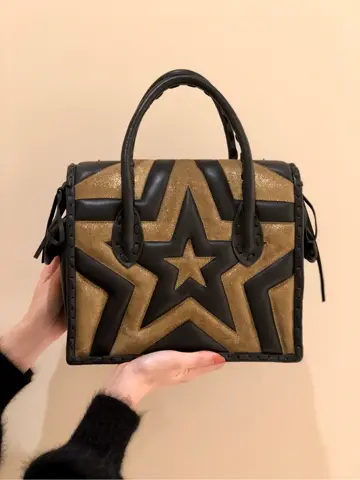 Carving Tribes 村上 麗華 コーディネート画像