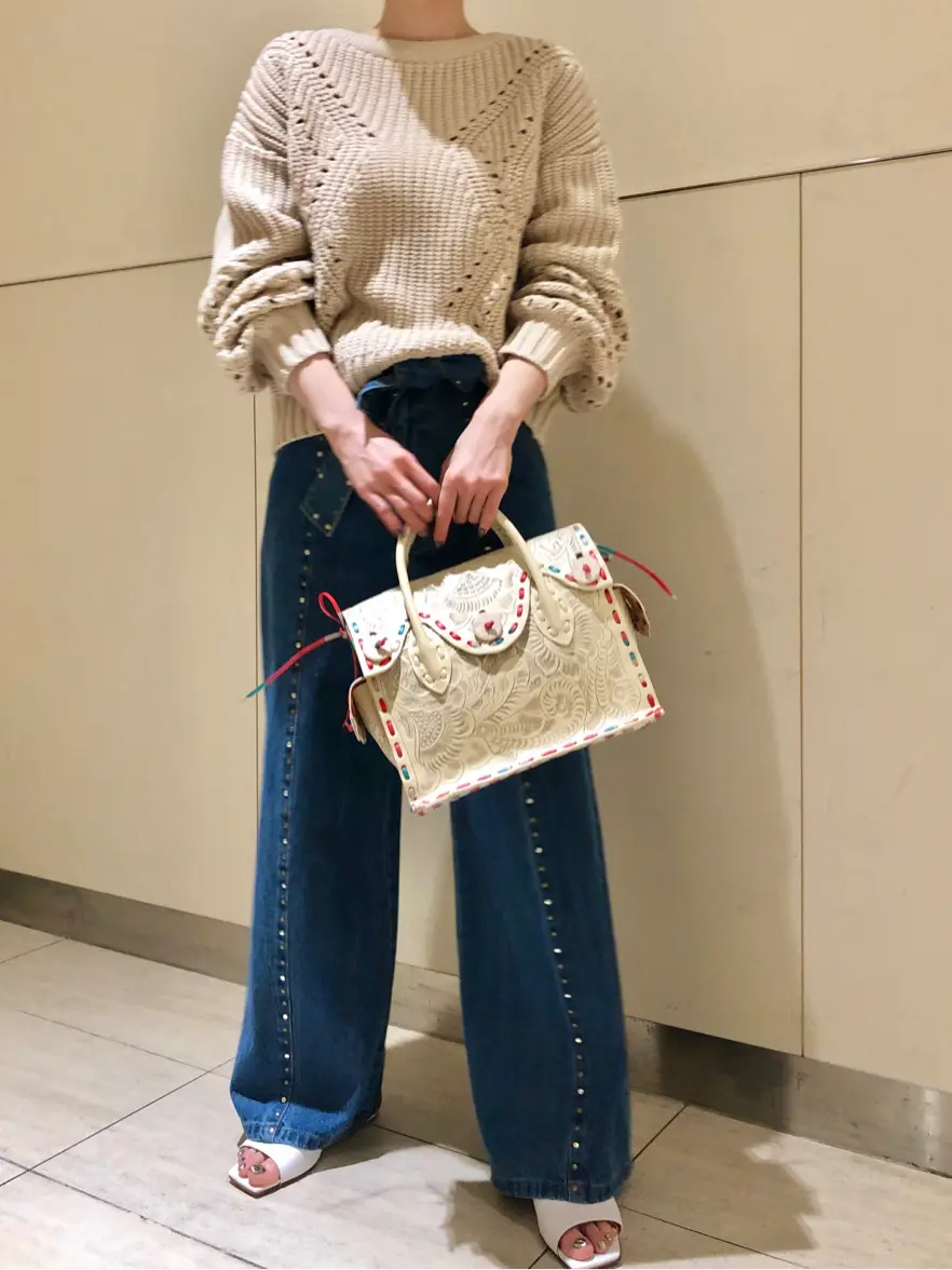 Carving Tribes 村上 麗華 コーディネート画像