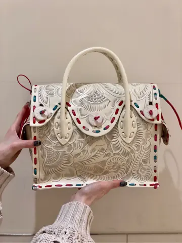 Carving Tribes 村上 麗華 コーディネート画像