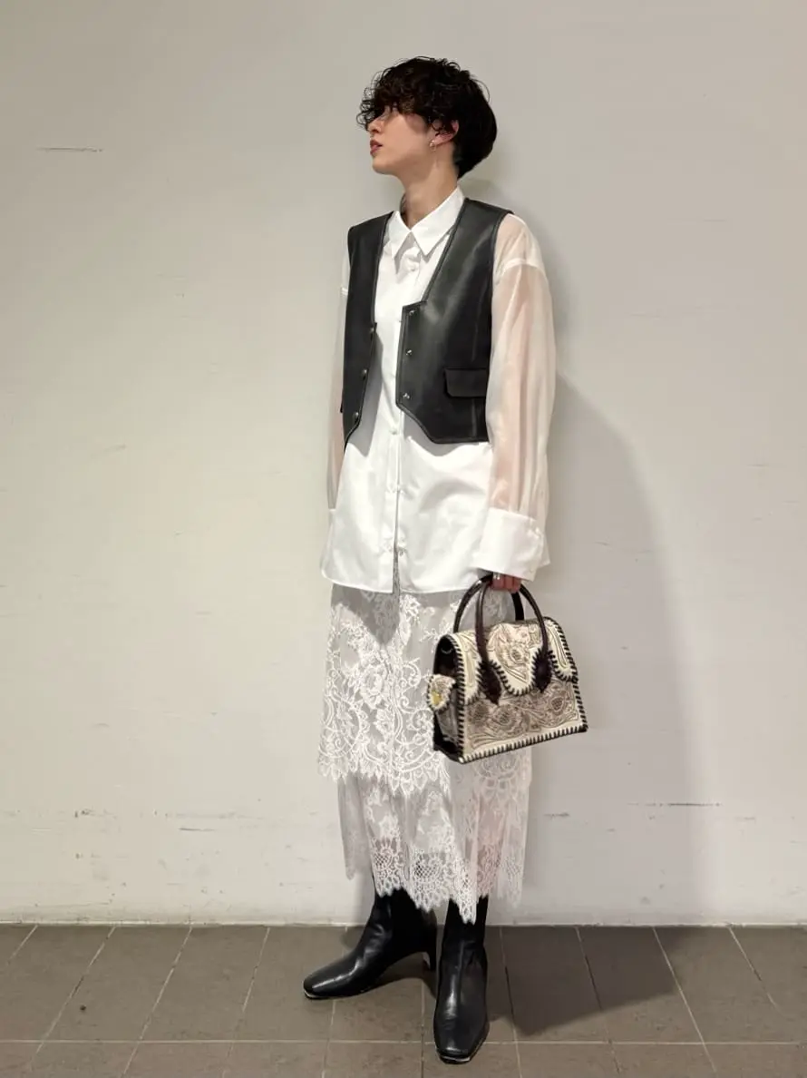 Carving Tribes 村上 麗華 コーディネート画像