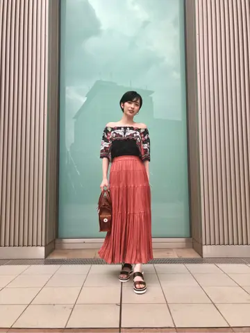 Carving Tribes 村上 麗華 コーディネート画像