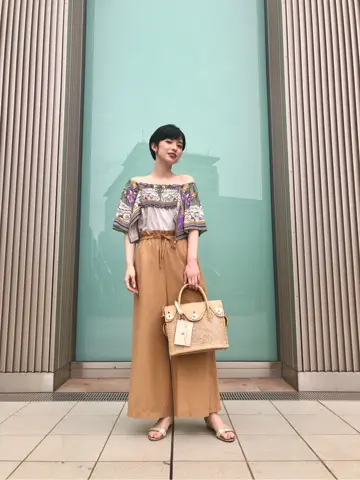 Carving Tribes 村上 麗華 コーディネート画像