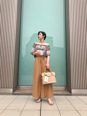 Carving Tribes 村上 麗華 コーディネート画像