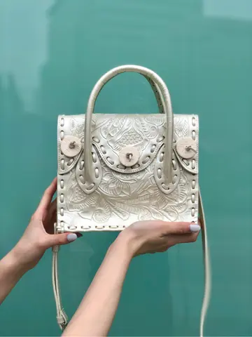 Carving Tribes 村上 麗華 コーディネート画像