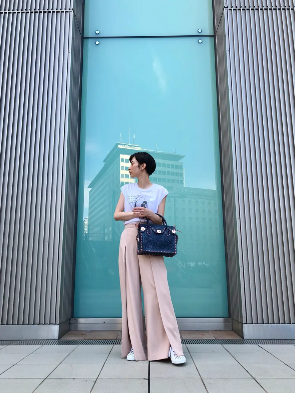 Carving Tribes 村上 麗華 コーディネート画像