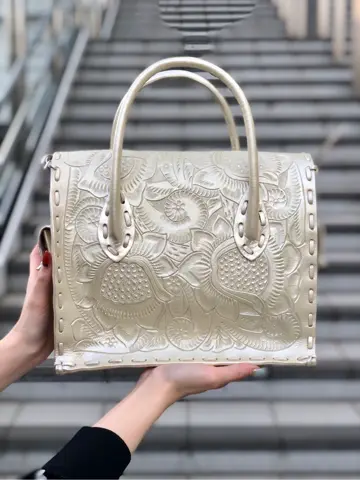 Carving Tribes 村上 麗華 コーディネート画像