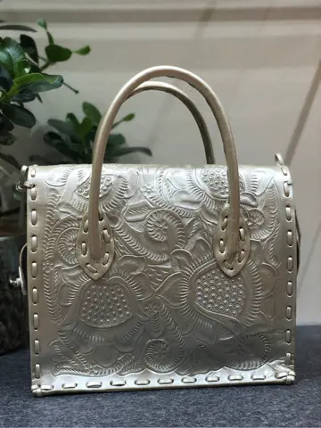 Carving Tribes 村上 麗華 コーディネート画像