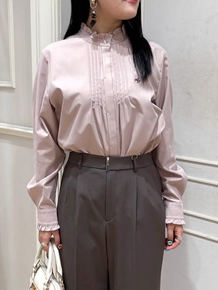 ANY SIS erika コーディネート画像