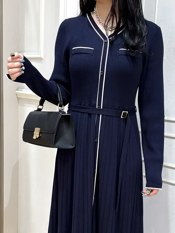 ANY SIS erika コーディネート画像