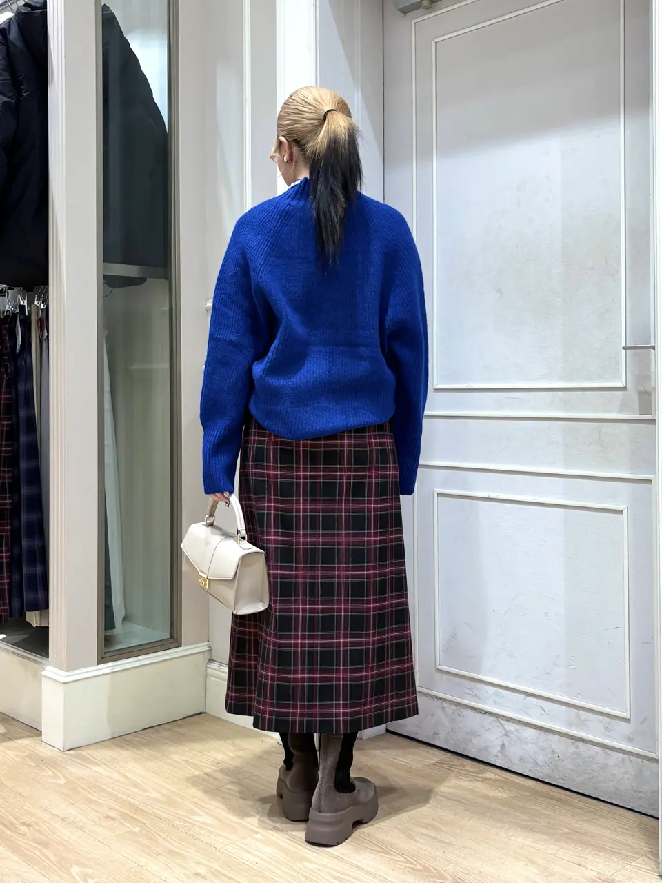 ANY SIS erika コーディネート画像