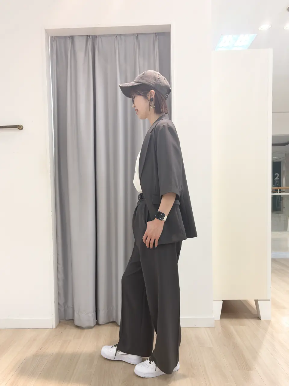 ANY SIS 赤間 コーディネート画像