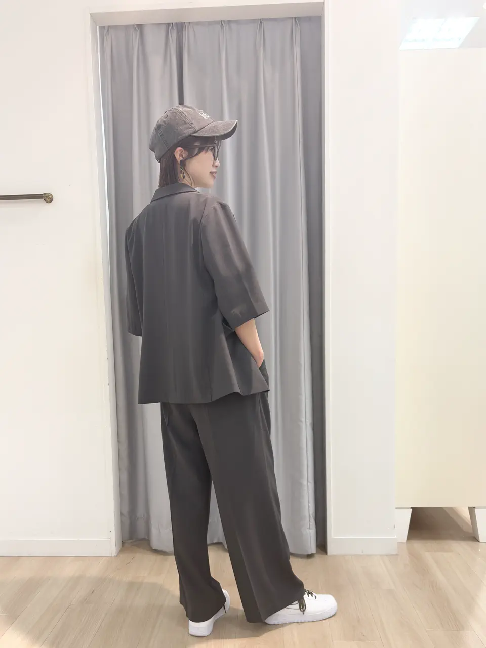 ANY SIS 赤間 コーディネート画像