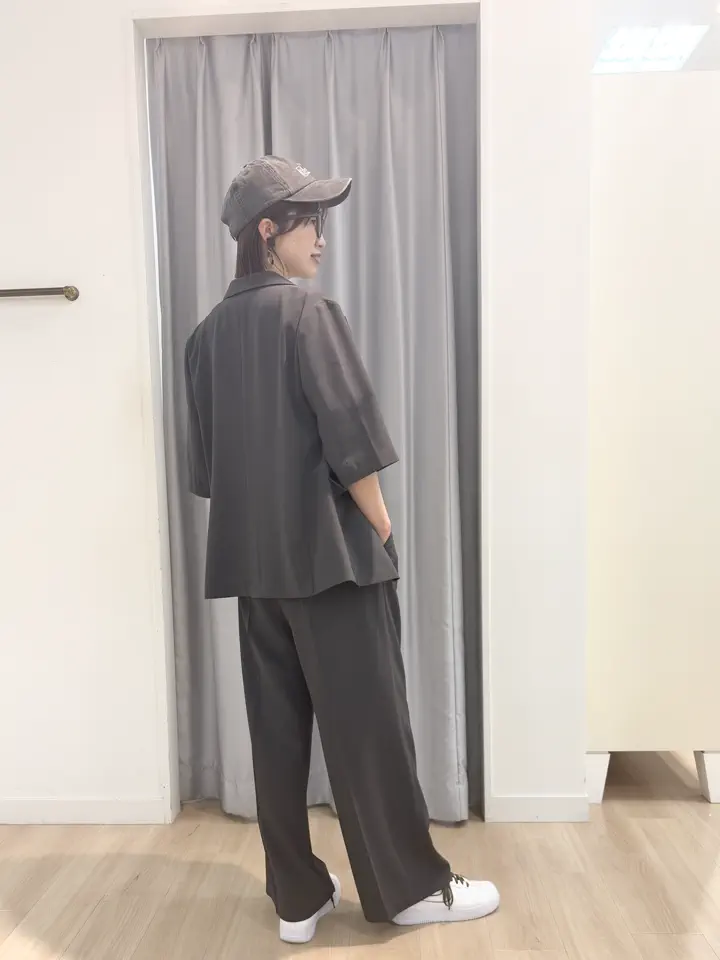 ANY SIS 赤間 コーディネート画像
